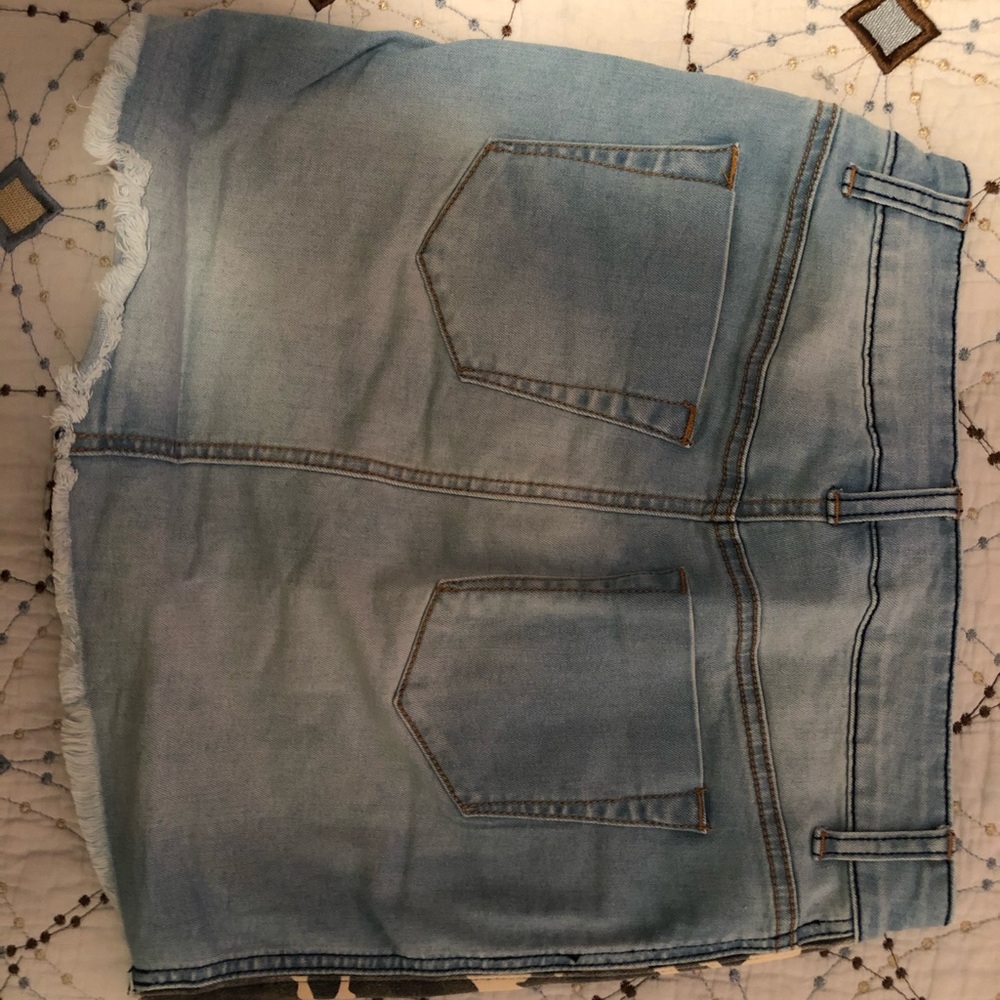 Mini skirt - Picture 3 of 4